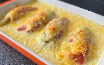Endivie mit Spargelkäse und Schinken